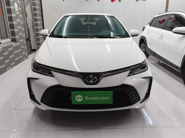 Фото 3 - Toyota Corolla