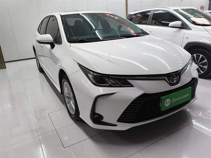 Фото 4 - Toyota Corolla