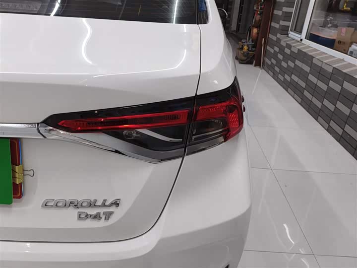 Фото 8 - Toyota Corolla