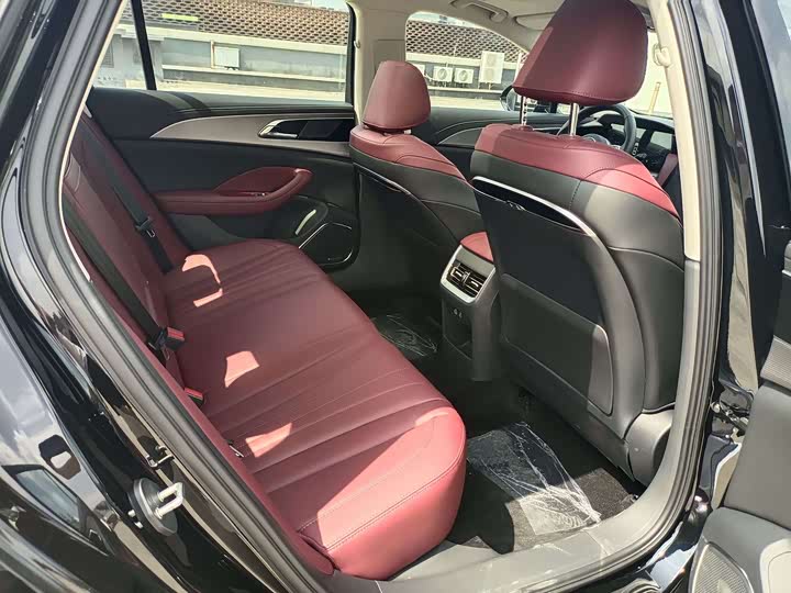 Фото 9 - Hongqi H5