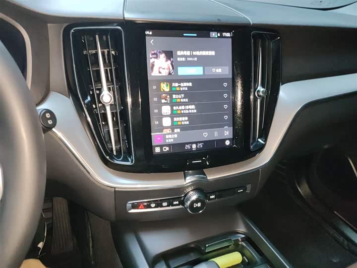 Фото 13 - Volvo XC60