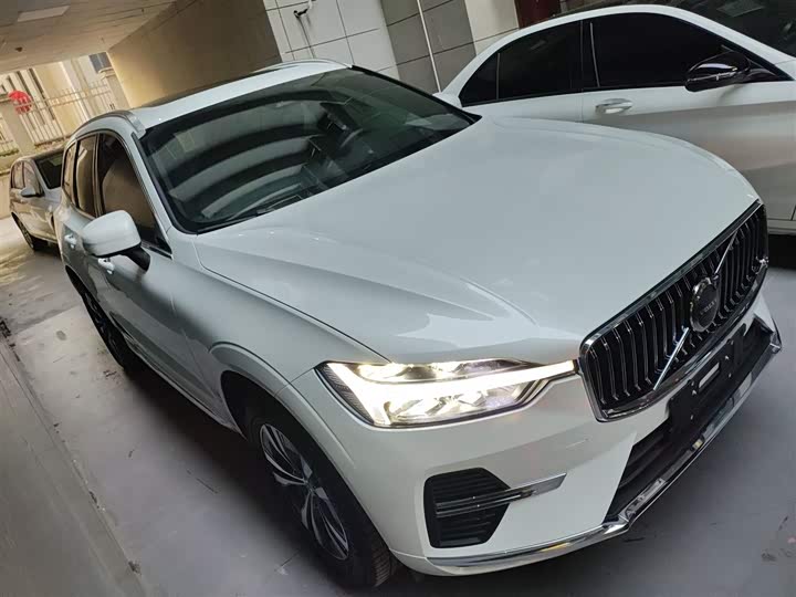 Фото 4 - Volvo XC60