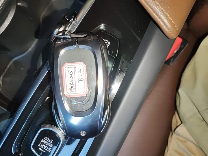 Фото 9 - Volvo XC60