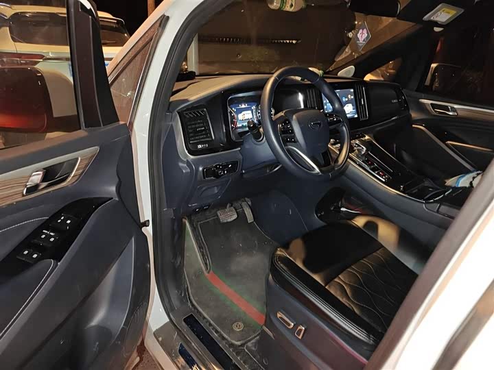 Фото 14 - GAC Trumpchi M8