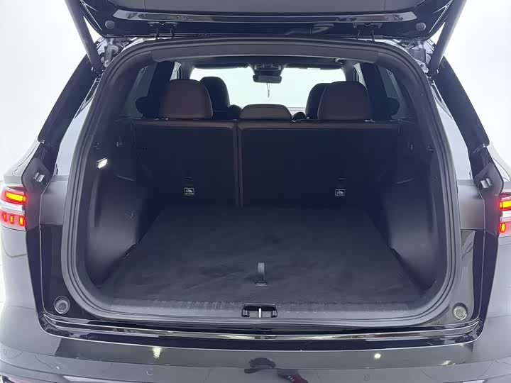 Фото 19 - Geely Monjaro