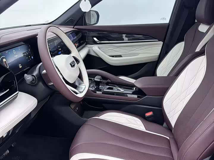 Фото 8 - Geely Monjaro