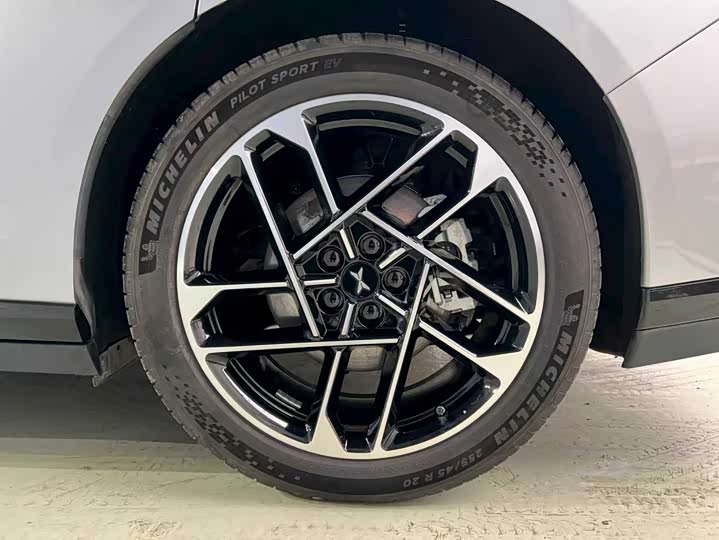 Фото 19 - XPeng F57