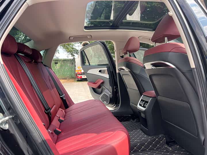 Фото 8 - Hongqi H5