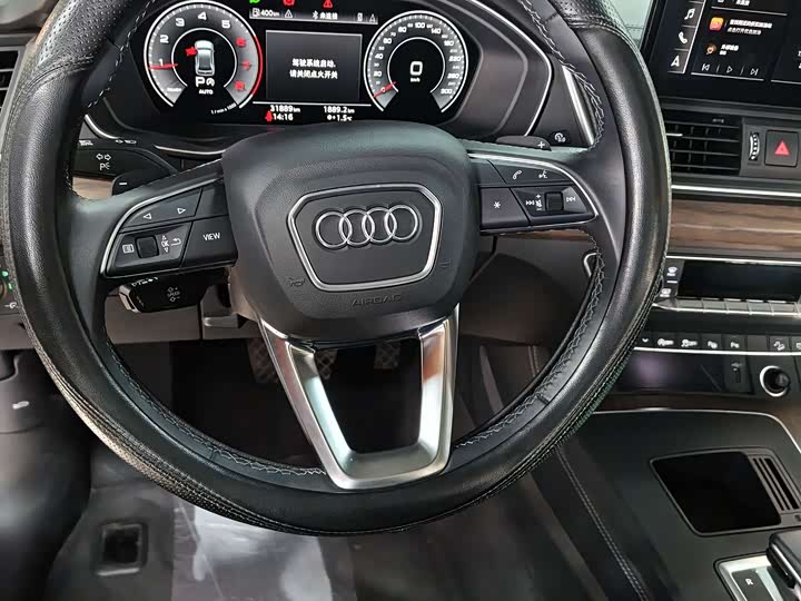Фото 10 - Audi Q5L