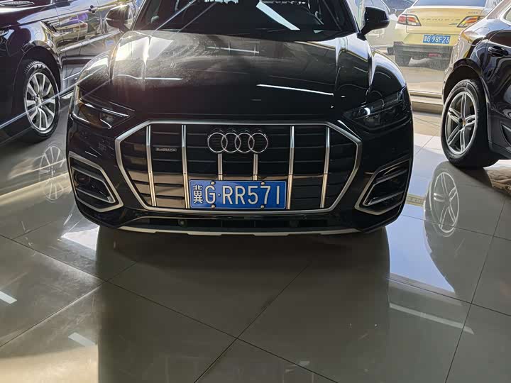 Фото 2 - Audi Q5L