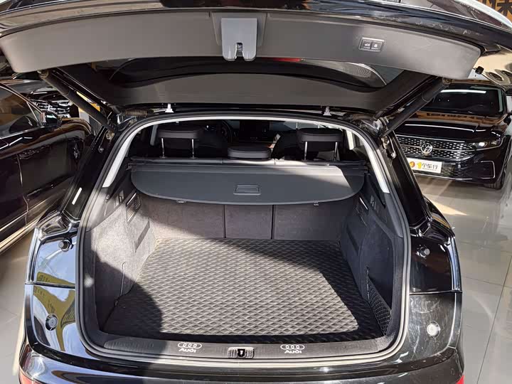 Фото 3 - Audi Q5L