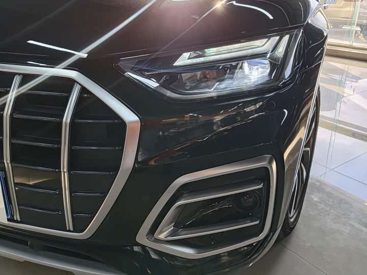 Фото 5 - Audi Q5L