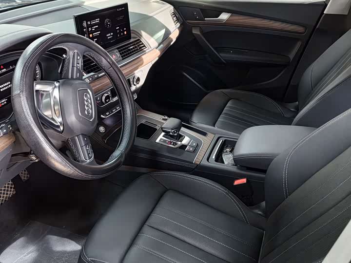 Фото 7 - Audi Q5L