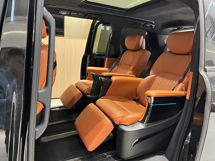 Фото 12 - GAC Trumpchi E9