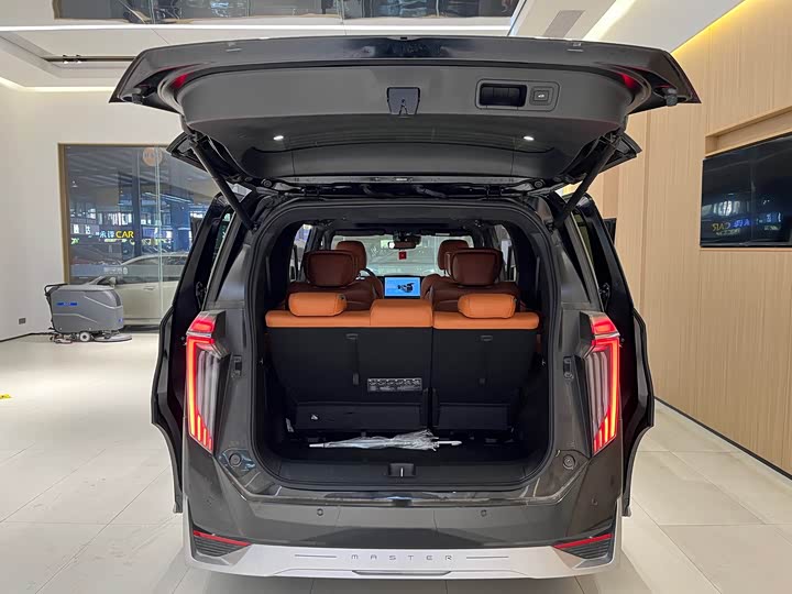 Фото 22 - GAC Trumpchi E9