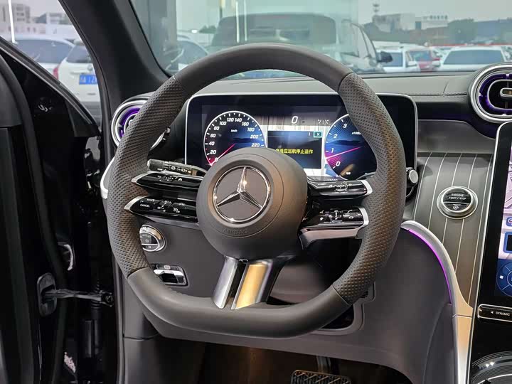 Фото 17 - Mercedes-Benz GLC-Class