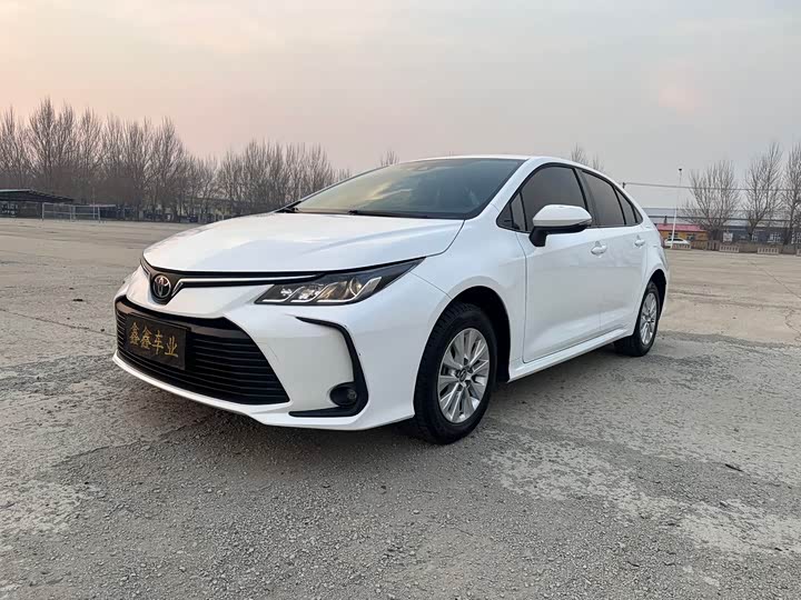 Фото 1 - Toyota Corolla