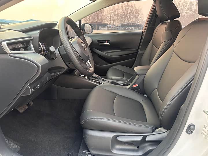 Фото 13 - Toyota Corolla