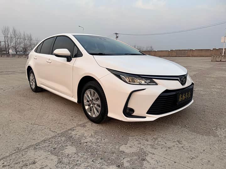 Фото 3 - Toyota Corolla