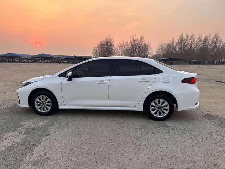 Фото 6 - Toyota Corolla