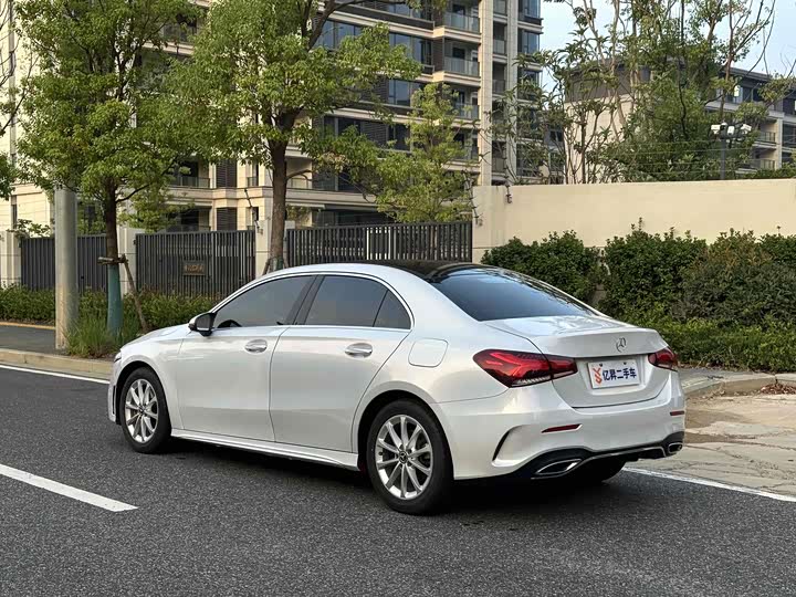 Фото 9 - Mercedes-Benz A-Class