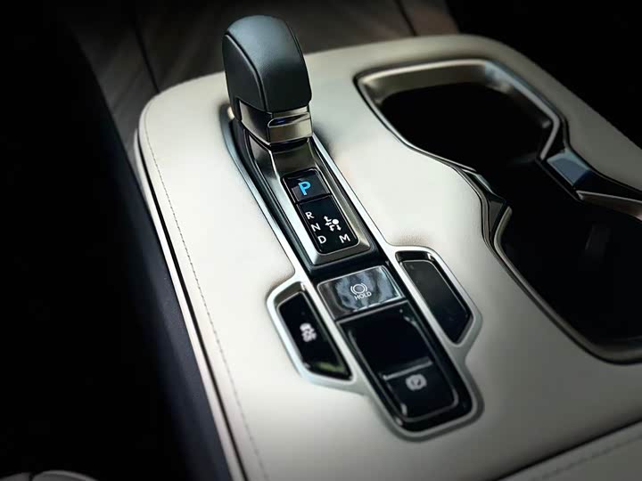 Фото 6 - Lexus LM