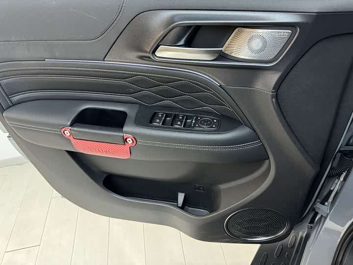 Фото 15 - Tank 300