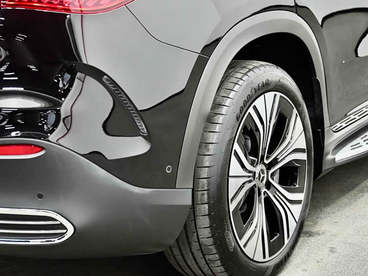 Фото 10 - Mercedes-Benz EQE SUV