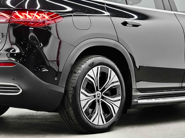 Фото 11 - Mercedes-Benz EQE SUV