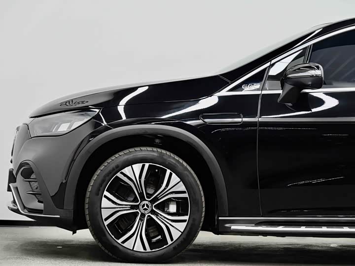 Фото 16 - Mercedes-Benz EQE SUV