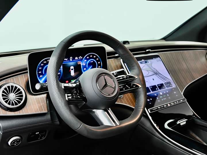 Фото 22 - Mercedes-Benz EQE SUV