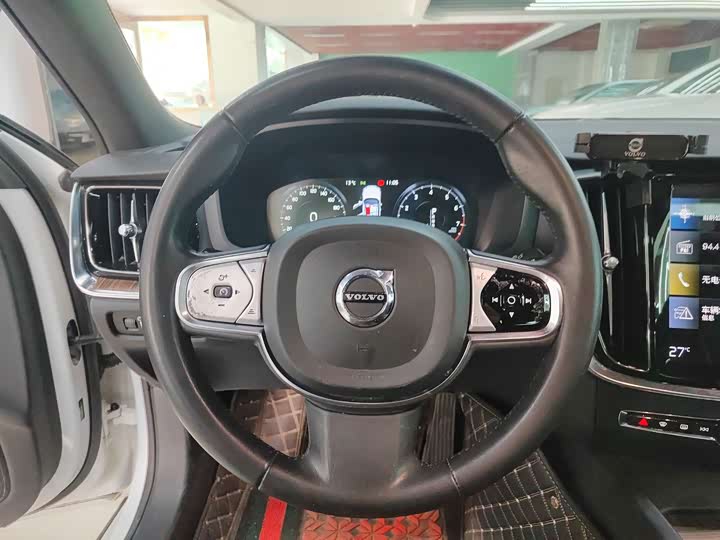 Фото 15 - Volvo S60