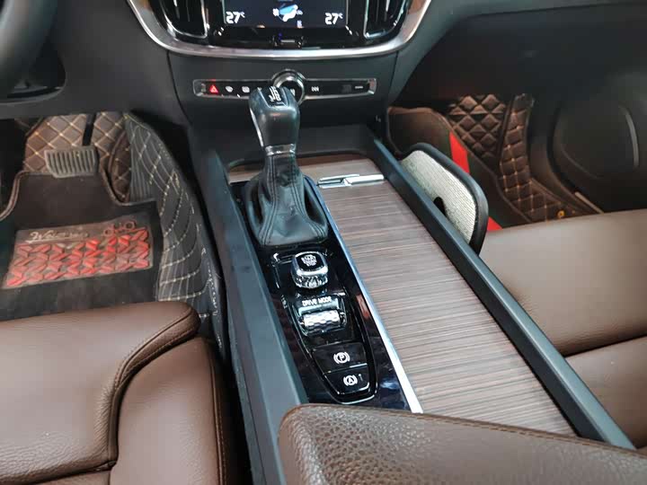 Фото 18 - Volvo S60