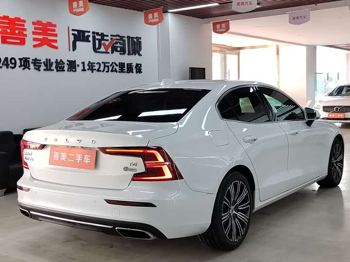 Фото 4 - Volvo S60