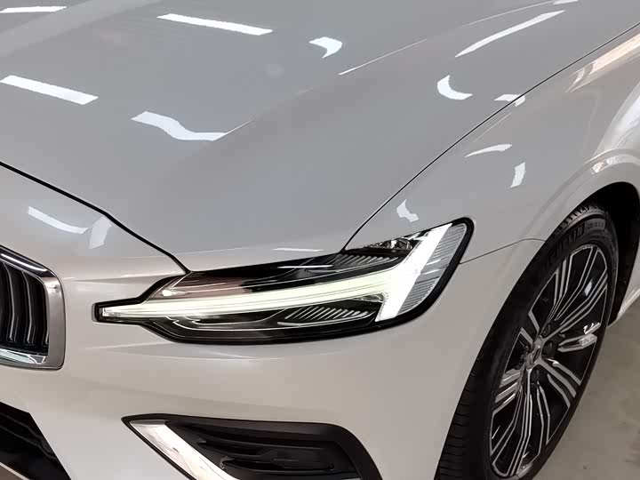 Фото 7 - Volvo S60