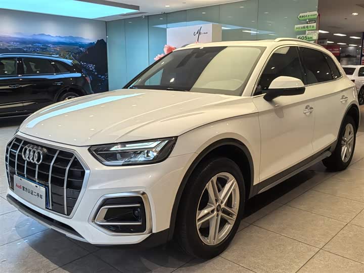 Фото 1 - Audi Q5L