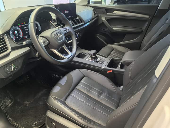 Фото 11 - Audi Q5L