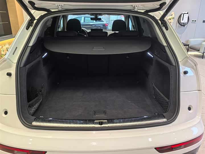 Фото 5 - Audi Q5L