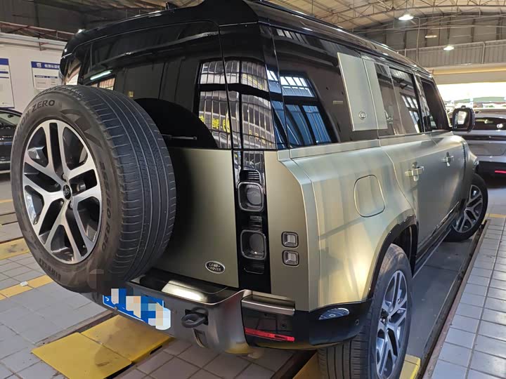 Фото 2 - Land Rover Defender