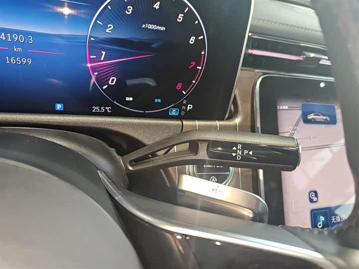 Фото 14 - Mercedes-Benz E-Class