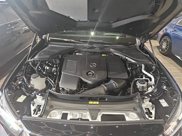 Фото 20 - Mercedes-Benz E-Class