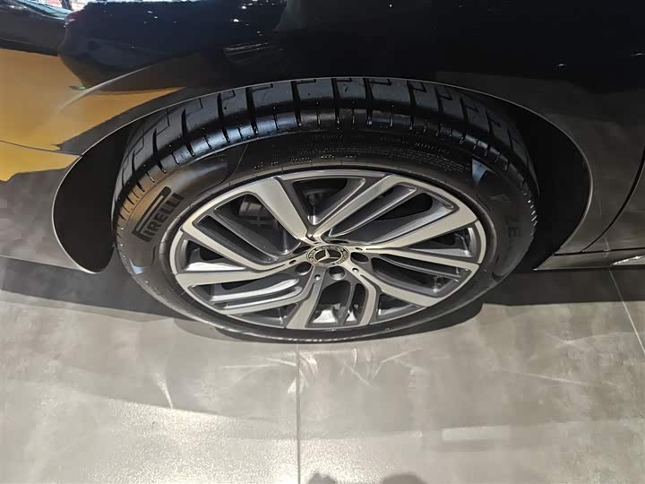 Фото 26 - Mercedes-Benz E-Class