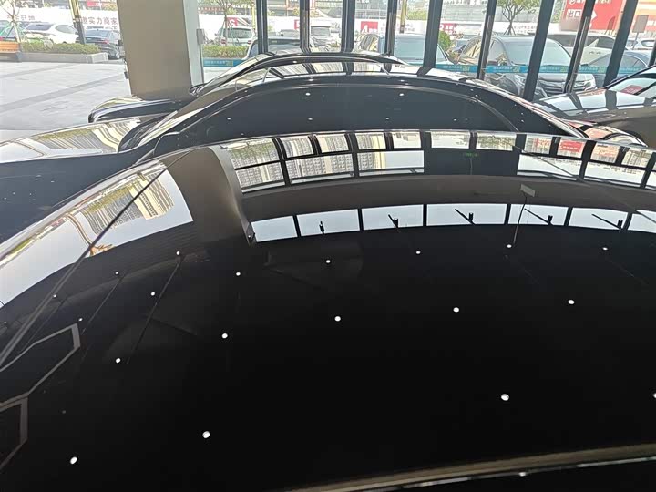 Фото 27 - Mercedes-Benz E-Class