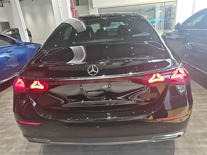 Фото 6 - Mercedes-Benz E-Class