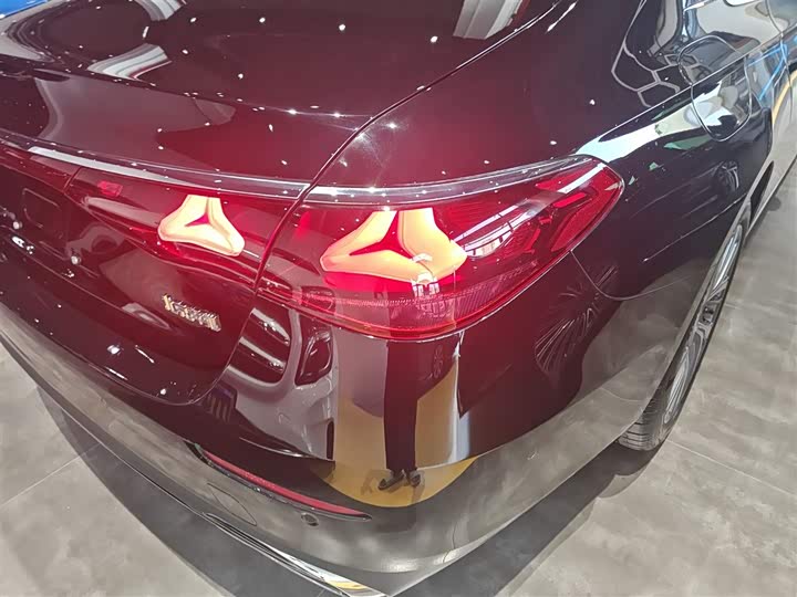 Фото 8 - Mercedes-Benz E-Class