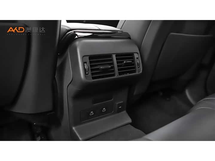 Фото 9 - Land Rover Range Rover Velar