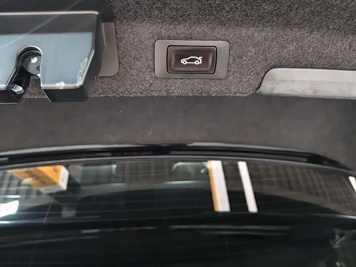 Фото 4 - Audi A6L