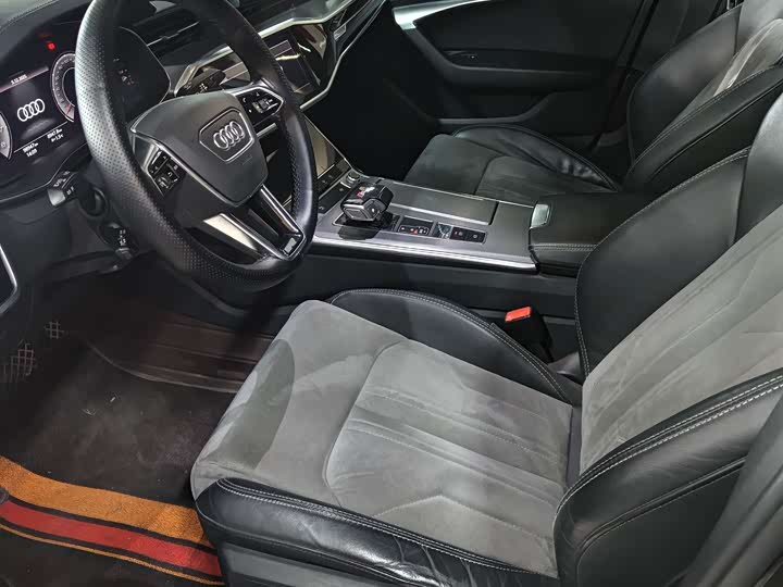 Фото 8 - Audi A6L
