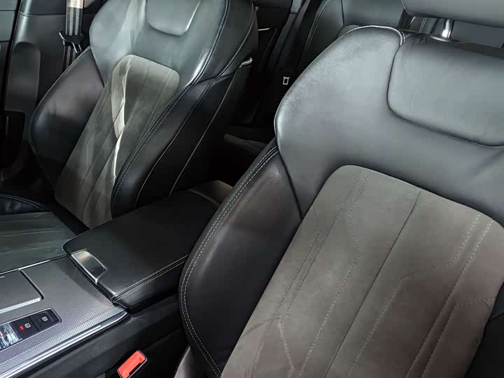 Фото 9 - Audi A6L