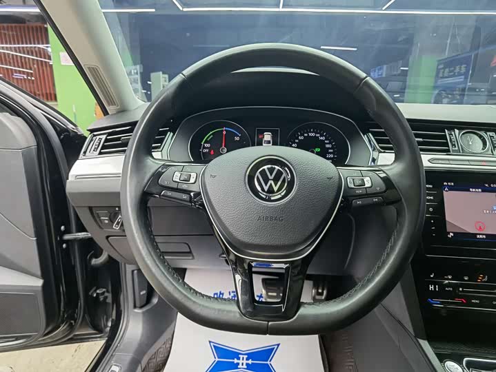 Фото 10 - Volkswagen Magotan GTE Hybrid